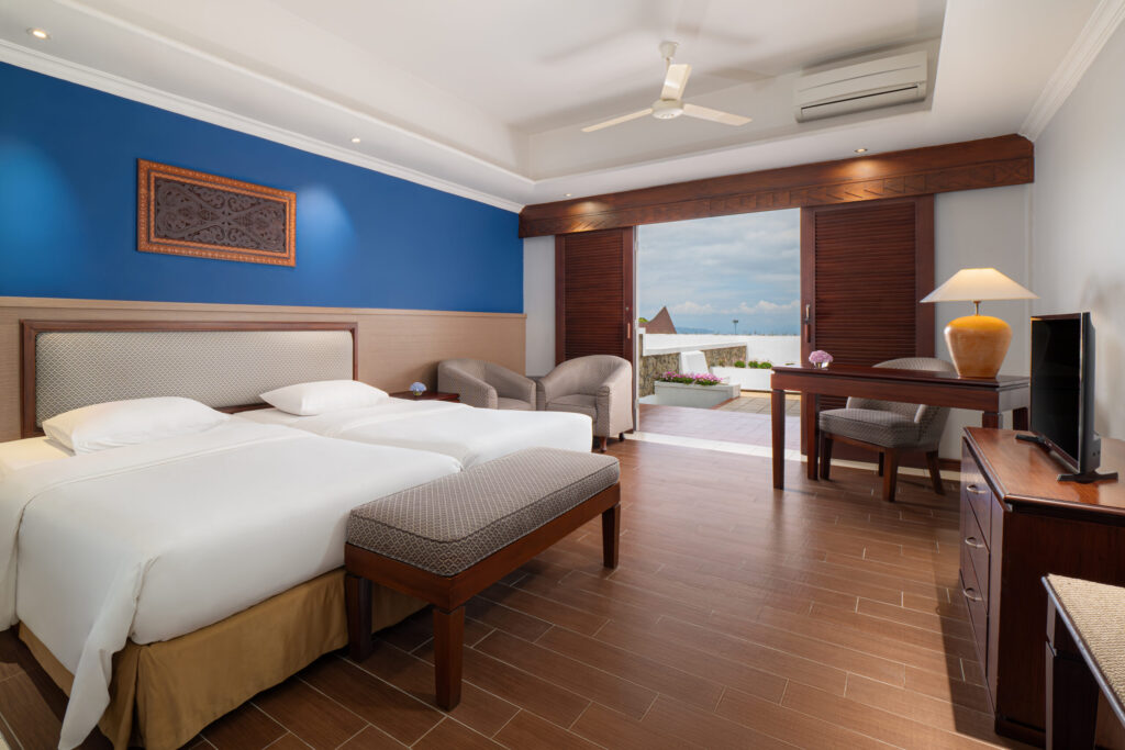 DELUXE ROOM